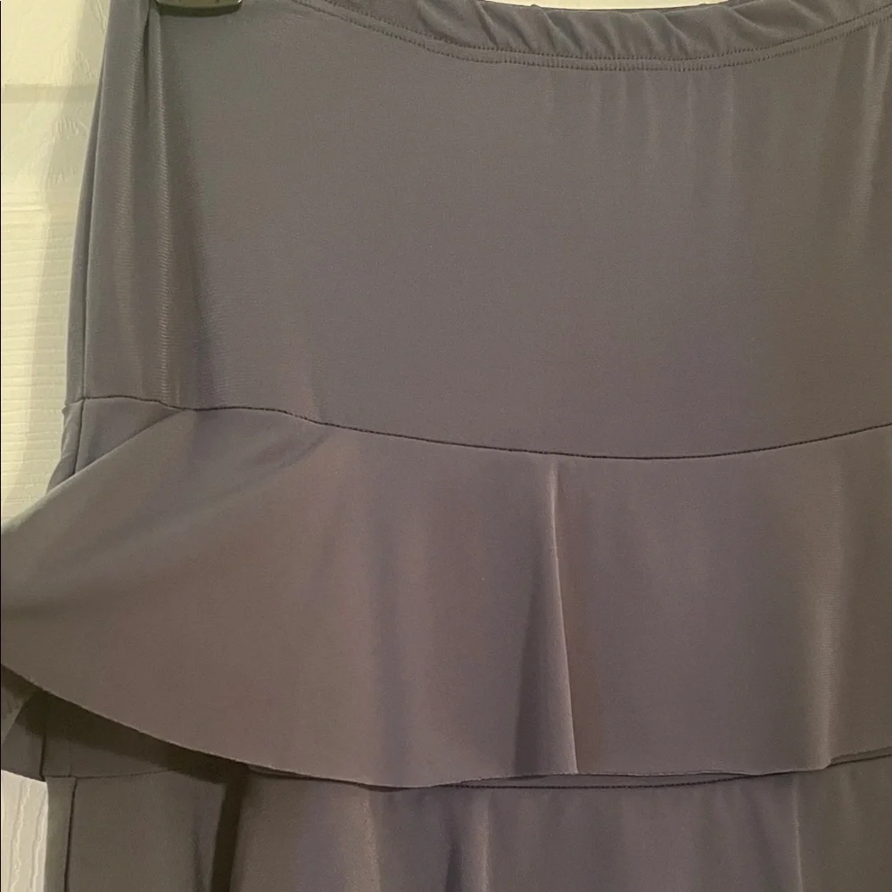 Elegant Grey Tiered Skirt - Picture 4 of 4